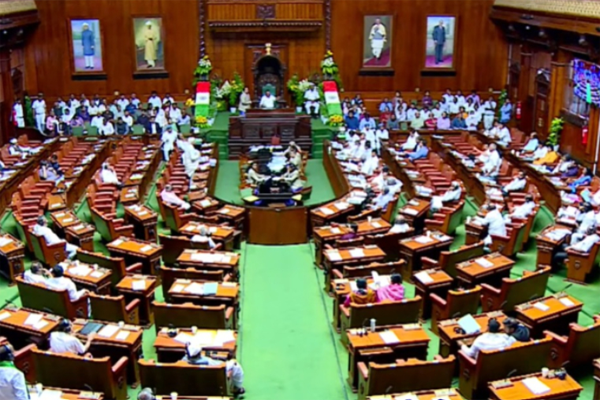 ಸದನದಲ್ಲಿ ರಾಜ್ಯಪಾಲರ ‘ಭಾಷಣ’ ಕಿಚ್ಚು: ಆಡಳಿತ-ವಿರೋಧ ಪಕ್ಷಗಳ ನಡುವೆ ವಾಕ್ಸಮರ!